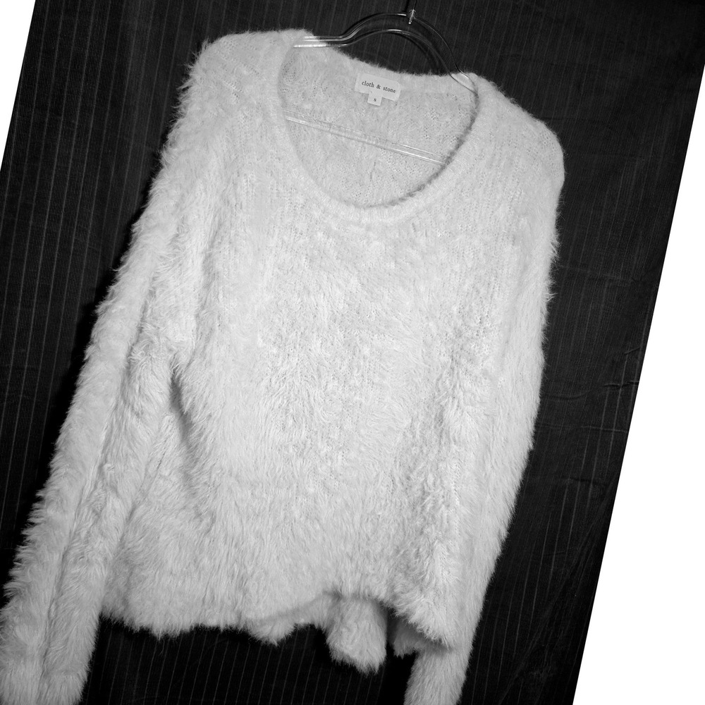 Cloth & Stone Eyelash Knit Sweater Women Small White Fuzzy Excellent‎ Scoop Neck